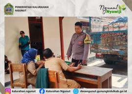 Kawal Penyaluran Minyak Goreng untuk Pencegahan Stunting, Bhabinkamtibmas Ngunut pastikan aman